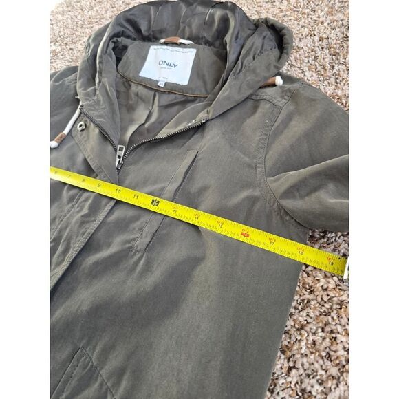 ONLY Women’s Hooded Utility Jacket XS Gray Lightweight Drawstring Casual Layer - Picture 9 of 11